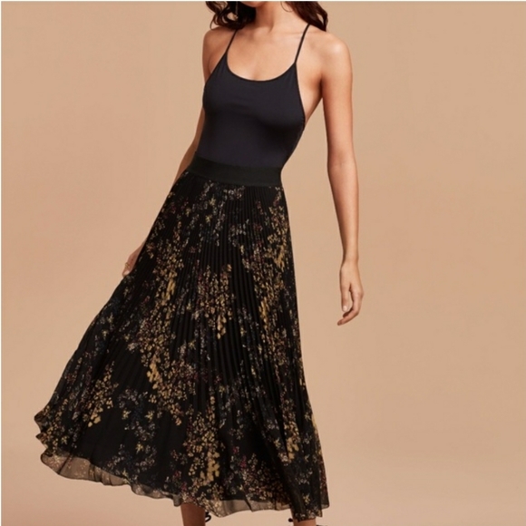 Wilfred Dresses & Skirts - Wilfred Aritzia black floral Terre midi skirt